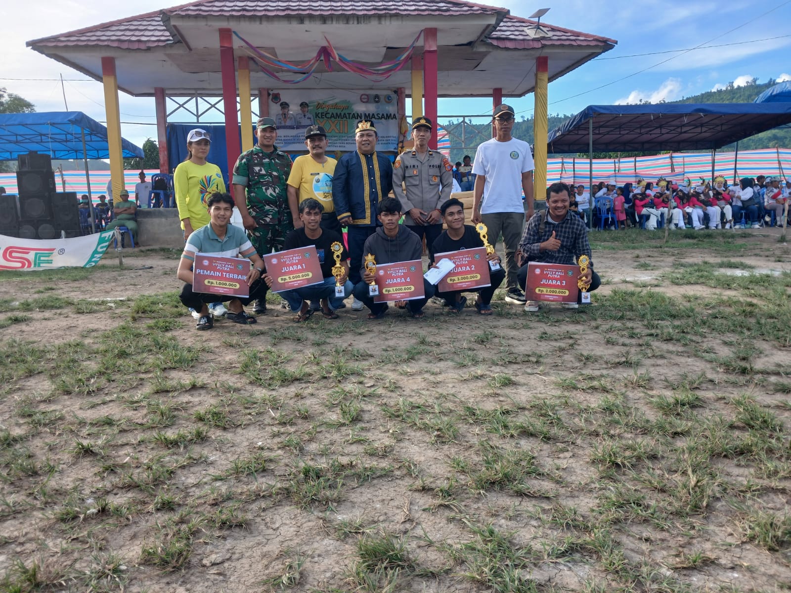 IPDA.Giri Dwi Hartono Kasub Sektor Masama Polsek Lamala Bersama Porkopincam Hadiri Penutupan giat Olah raga Hut Ke-XXII Kec.Masama